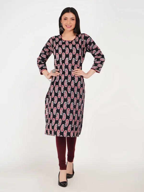 Black_And_Red_Cotton_Straight_Fit_Paisley_Print_Kurta_For_Women