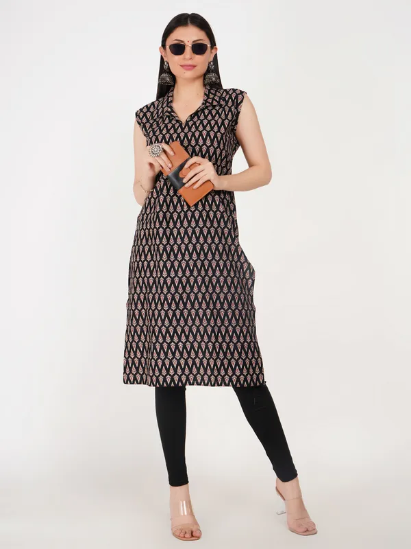 Black_Cotton_Sleeveless_Geometric_Print_Kurta_For_Women