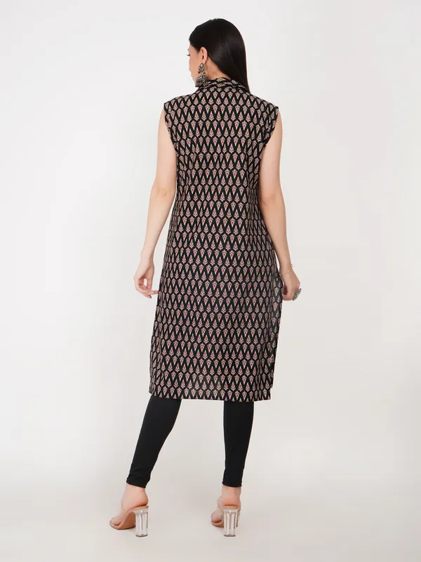 Black_Cotton_Sleeveless_Geometric_Print_Kurta_For_Women