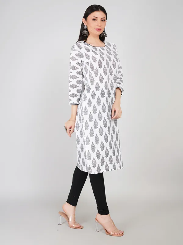 White_Cotton_Straight_Fit_Printed_Kurta_For_Women