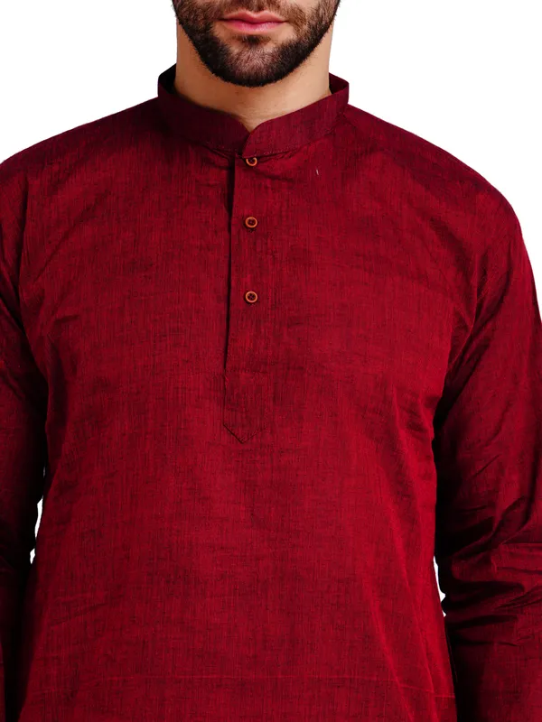 Maroon_Cotton_Relaxed_Fit_Mandarin_Collar_Kurta_For_Men