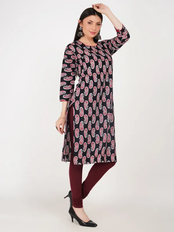 Black_And_Red_Cotton_Straight_Fit_Paisley_Print_Kurta_For_Women