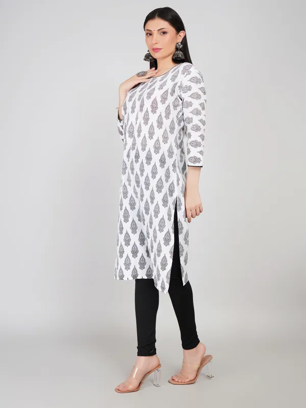 White_Cotton_Straight_Fit_Printed_Kurta_For_Women