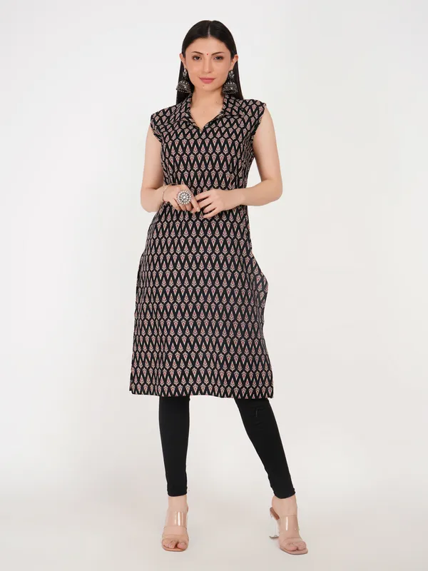 Black_Cotton_Sleeveless_Geometric_Print_Kurta_For_Women