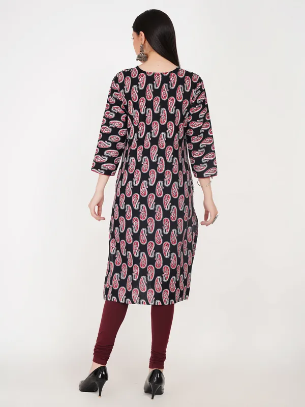Black_And_Red_Cotton_Straight_Fit_Paisley_Print_Kurta_For_Women
