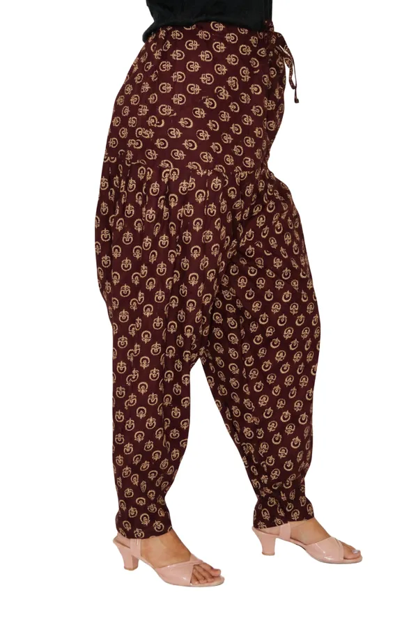 Red_Cotton_Relaxed_Fit_Peacock_Print_Harem_Pants_For_Women