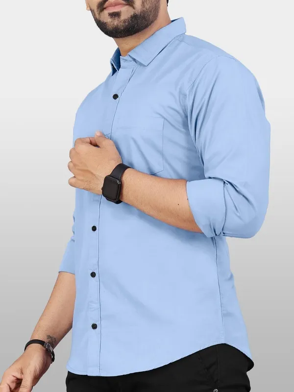 Men_Solid_Casual_Light_Blue_Shirt