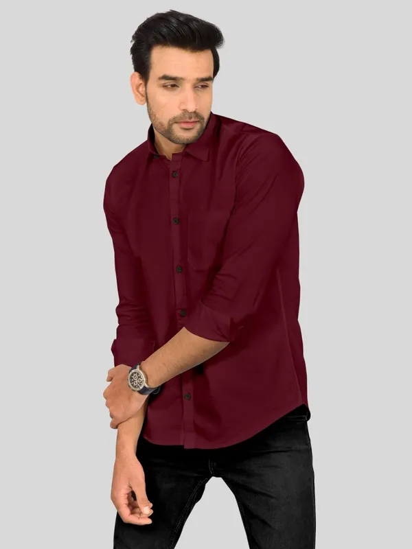 Men_Solid_Casual_Maroon_Shirt