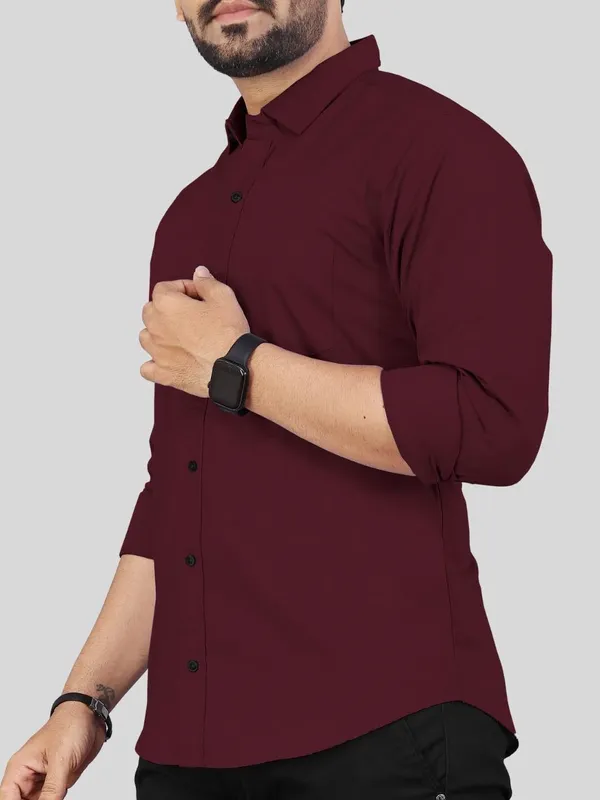 Men_Solid_Casual_Maroon_Shirt