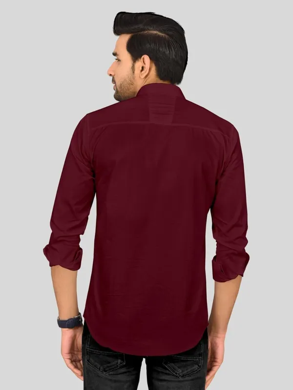 Men_Solid_Casual_Maroon_Shirt