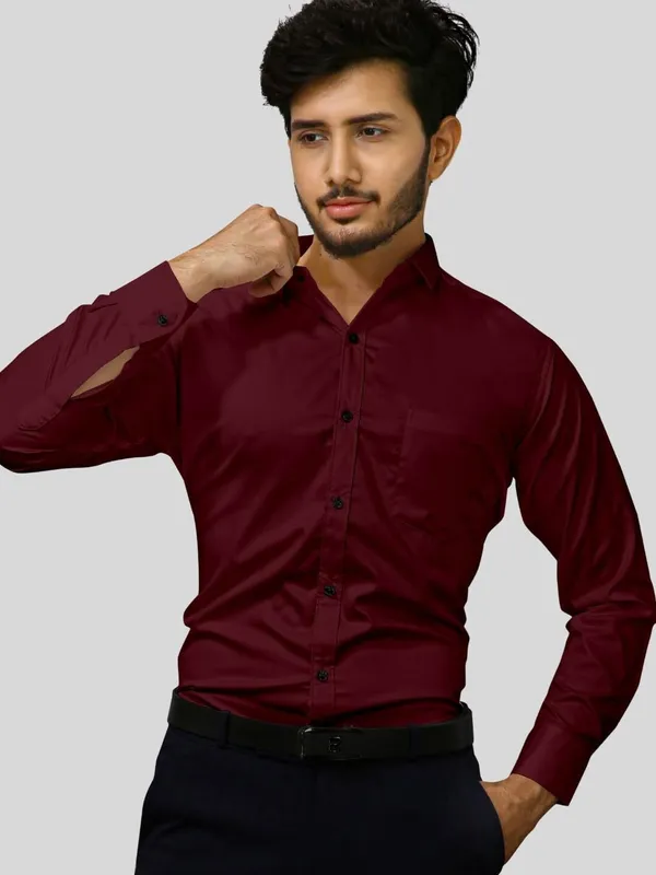 Men_Solid_Casual_Maroon_Shirt