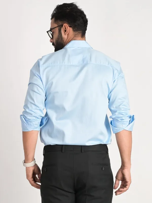 Men_Solid_Casual_Light_Blue_Shirt