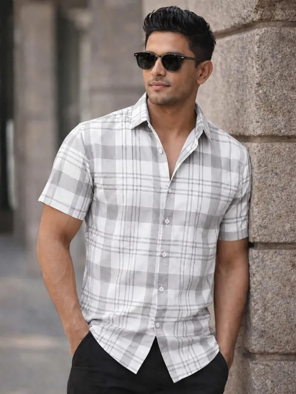 Men_Checkered_Casual_White_Shirt