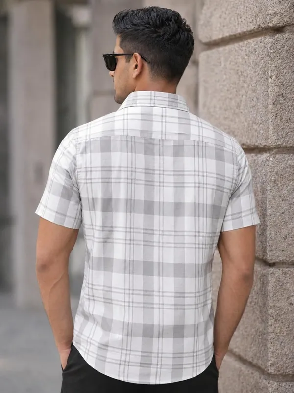Men_Checkered_Casual_White_Shirt