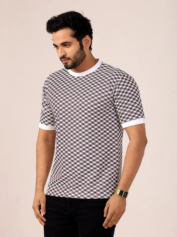Checkered_Men_Round_Neck_Brown_T-Shirt