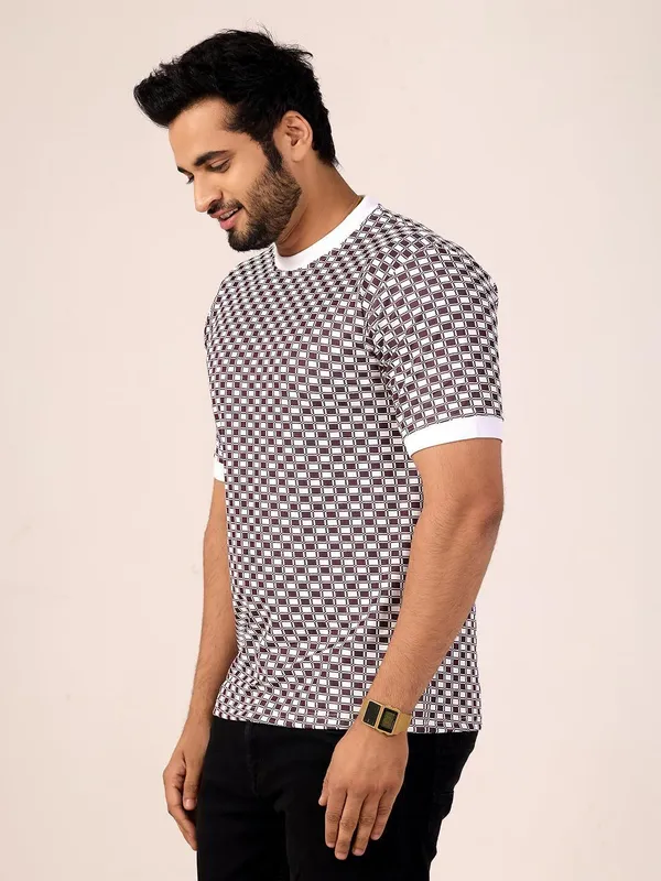 Checkered_Men_Round_Neck_Brown_T-Shirt