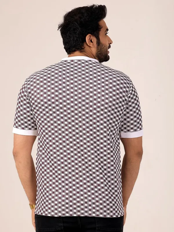 Checkered_Men_Round_Neck_Brown_T-Shirt