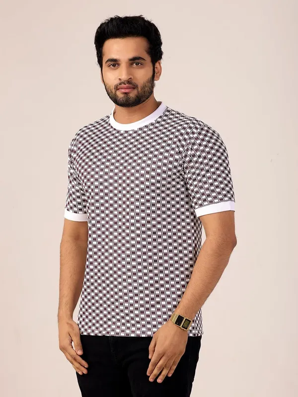 Checkered_Men_Round_Neck_Brown_T-Shirt