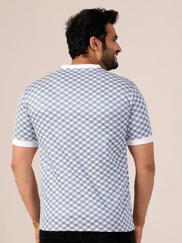 Checkered_Men_Round_Neck_Blue_T-Shirt