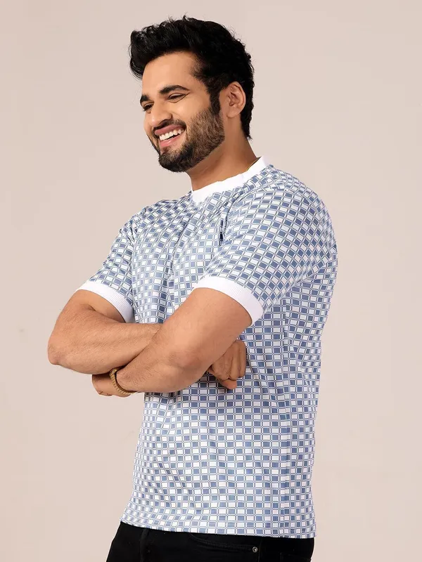 Checkered_Men_Round_Neck_Blue_T-Shirt