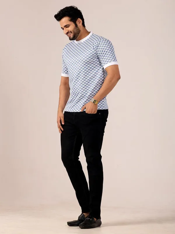 Checkered_Men_Round_Neck_Blue_T-Shirt