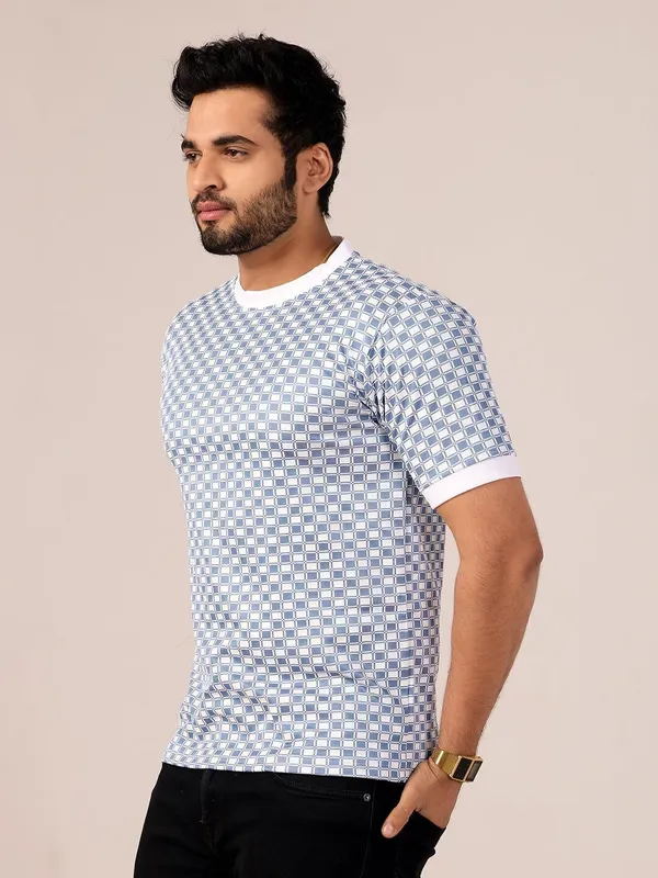 Checkered_Men_Round_Neck_Blue_T-Shirt