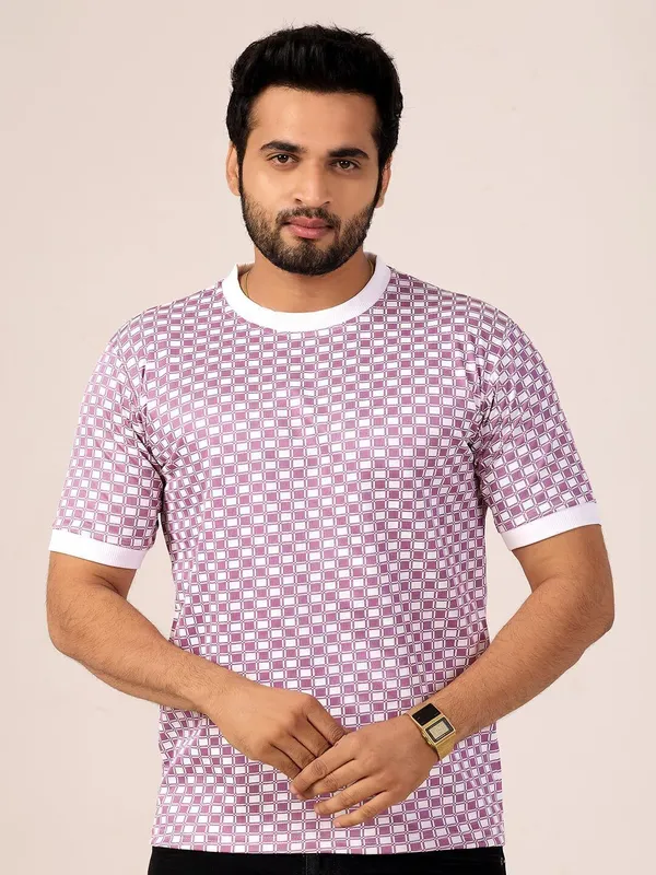 Checkered_Men_Round_Neck_Pink_T-Shirt