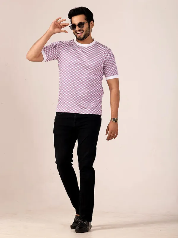 Checkered_Men_Round_Neck_Pink_T-Shirt