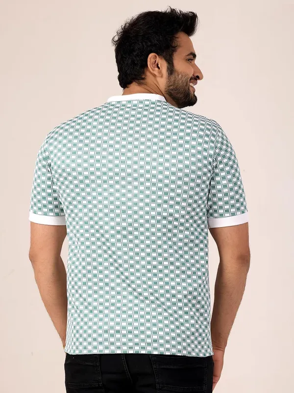 Checkered_Men_Round_Neck_Light_Blue_T-Shirt