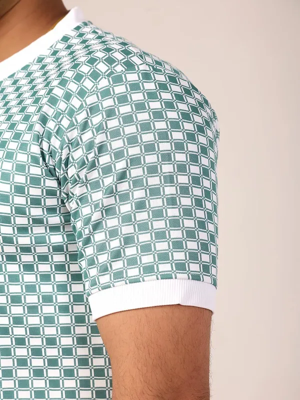 Checkered_Men_Round_Neck_Light_Blue_T-Shirt