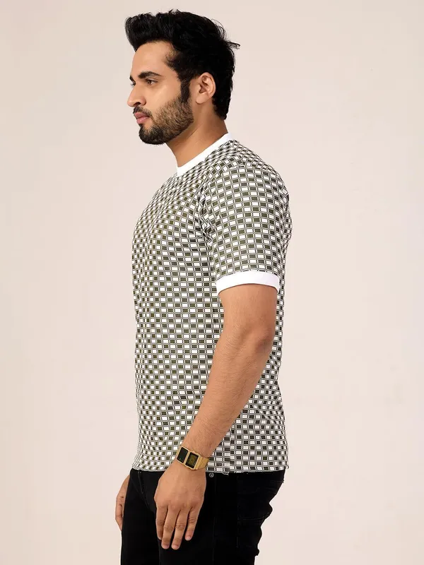 Checkered_Men_Round_Neck_Black,_White_T-Shirt