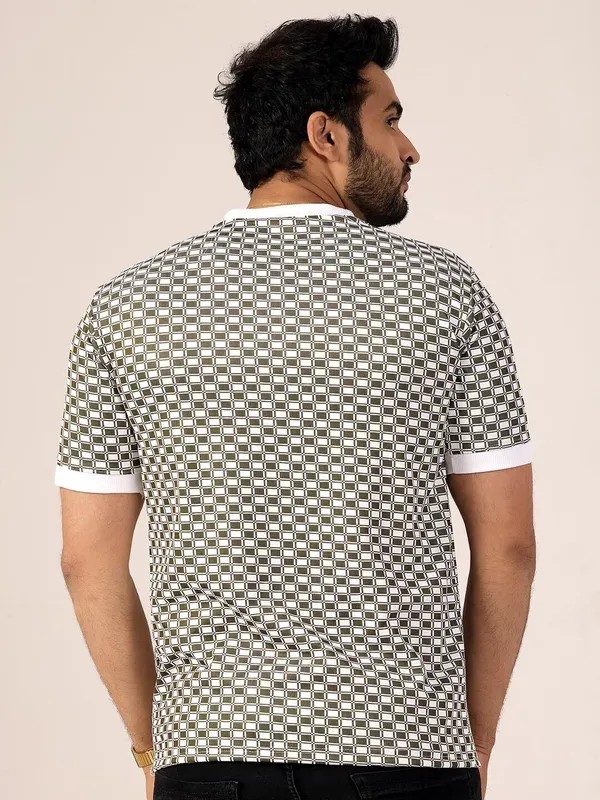Checkered_Men_Round_Neck_Black,_White_T-Shirt