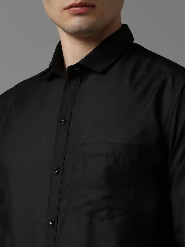 Men_Solid_Casual_Black_Shirt