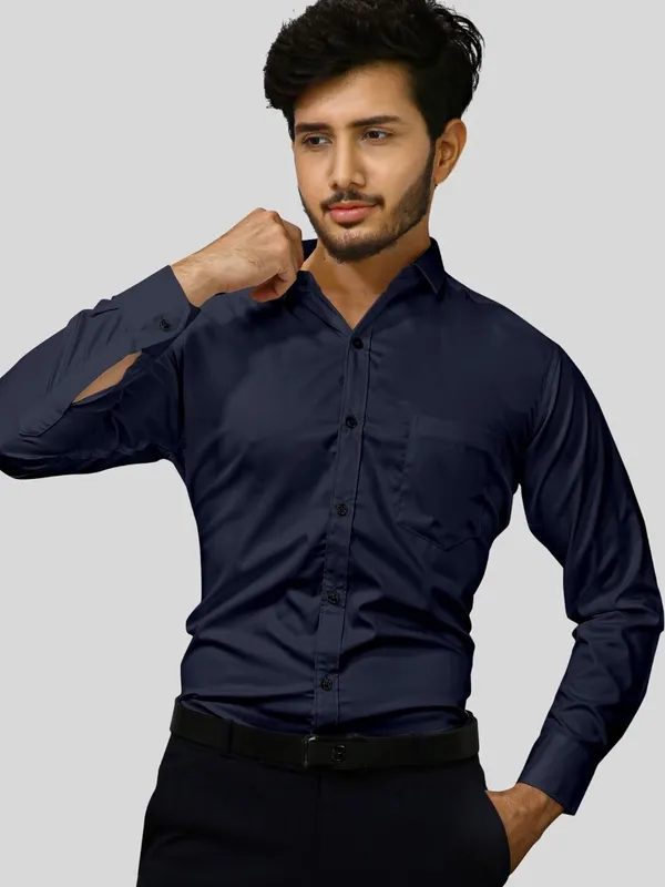 Men_Solid_Casual_Blue_Shirt