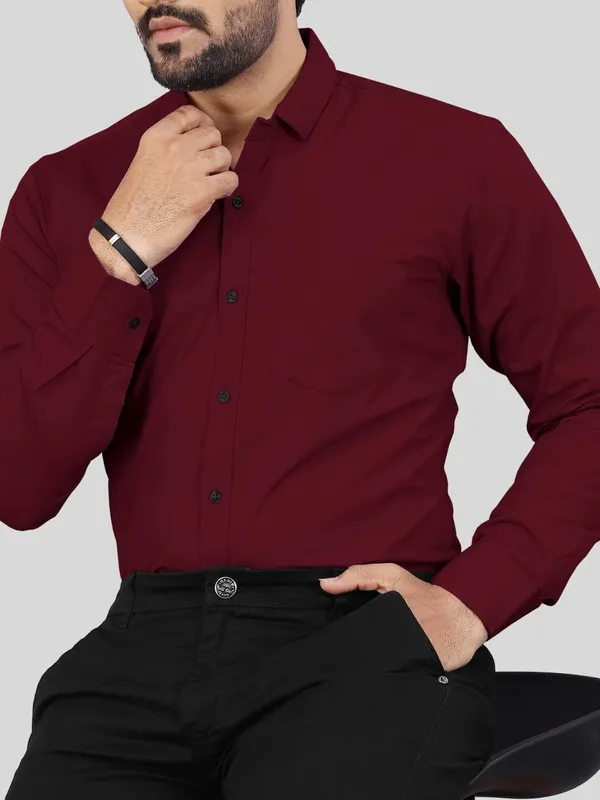 Men_Solid_Casual_Maroon_Shirt