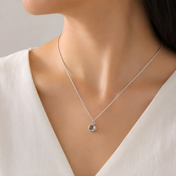 Silver_Projection_Photo_Pendant_Necklace_With_Chain