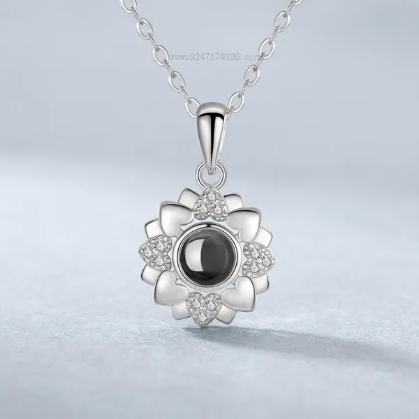 Silver_Black_Stone_Floral_Pendant_Necklace_For_Women
