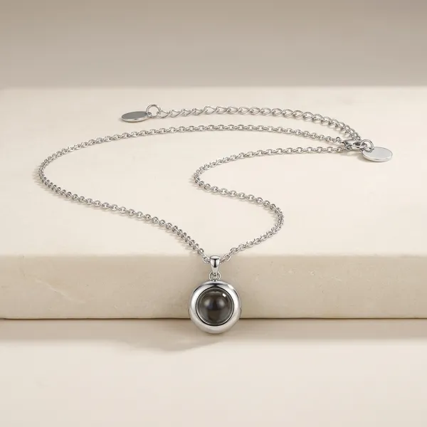 Silver_Chain_Necklace_With_Black_Stone_Pendant_For_Women