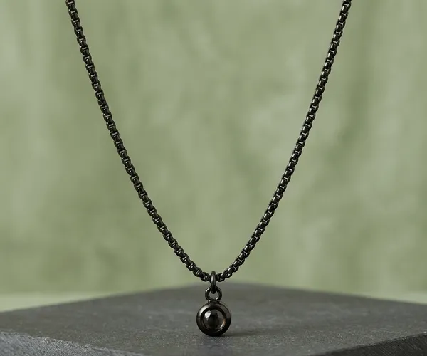 Black_Projection_Photo_Pendant_Necklace_With_Chain