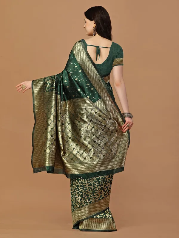 Leelavati_Self_Design_Kanjivaram_Pure_Silk_Jacquard_Saree_Green