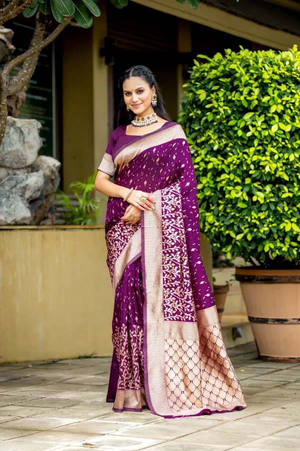 Leelavati_Woven_Kanjivaram_Pure_Silk_Jacquard_Saree_Magenta
