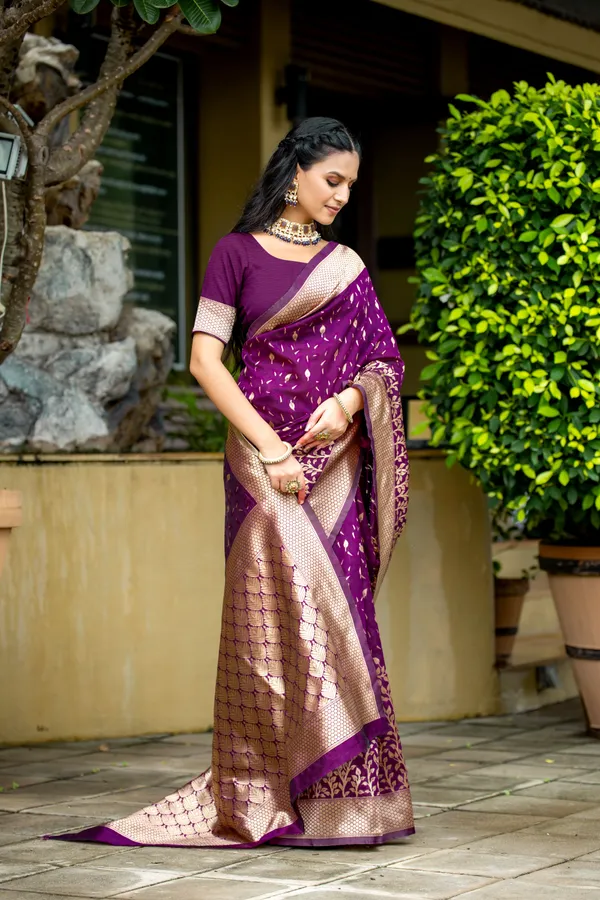 Leelavati_Woven_Kanjivaram_Pure_Silk_Jacquard_Saree_Magenta