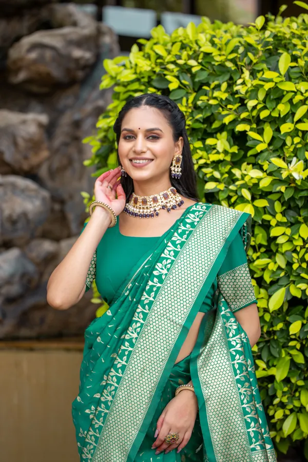 Leelavati_Woven_Kanjivaram_Pure_Silk_Jacquard_Saree_Light_Green_And_Silver