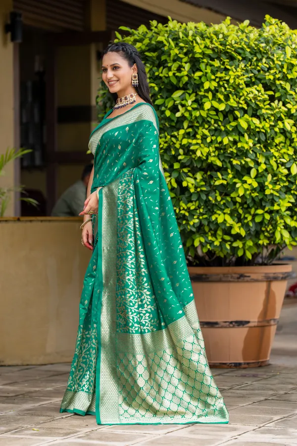 Leelavati_Woven_Kanjivaram_Pure_Silk_Jacquard_Saree_Light_Green_And_Silver
