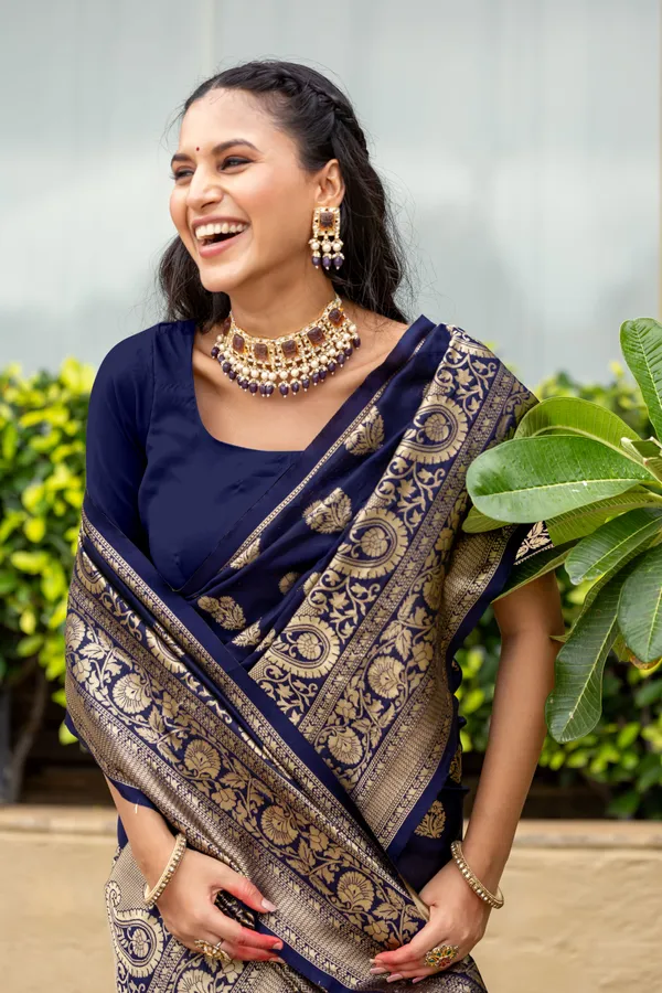 Leelavati_Woven_Kanjivaram_Pure_Silk_Jacquard_Saree_Dark_Blue_Blue_Silver