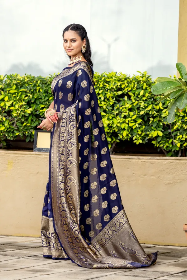 Leelavati_Woven_Kanjivaram_Pure_Silk_Jacquard_Saree_Dark_Blue_Blue_Silver