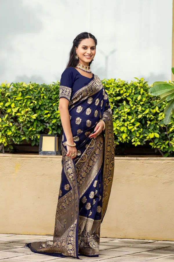 Leelavati_Woven_Kanjivaram_Pure_Silk_Jacquard_Saree_Dark_Blue_Blue_Silver