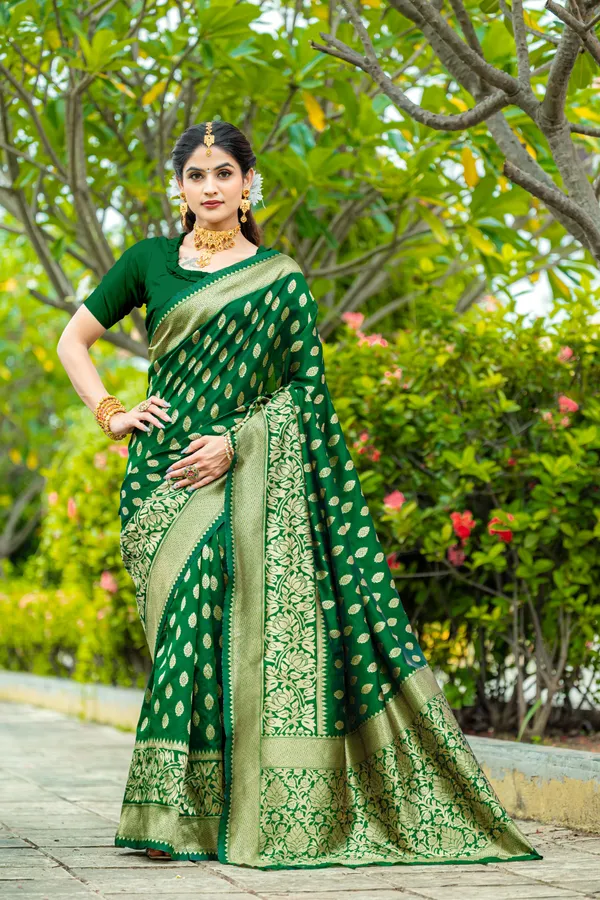 Leelavati_Woven_Self_Design_Kanjivaram_Pure_Silk_Jacquard_Saree_Green