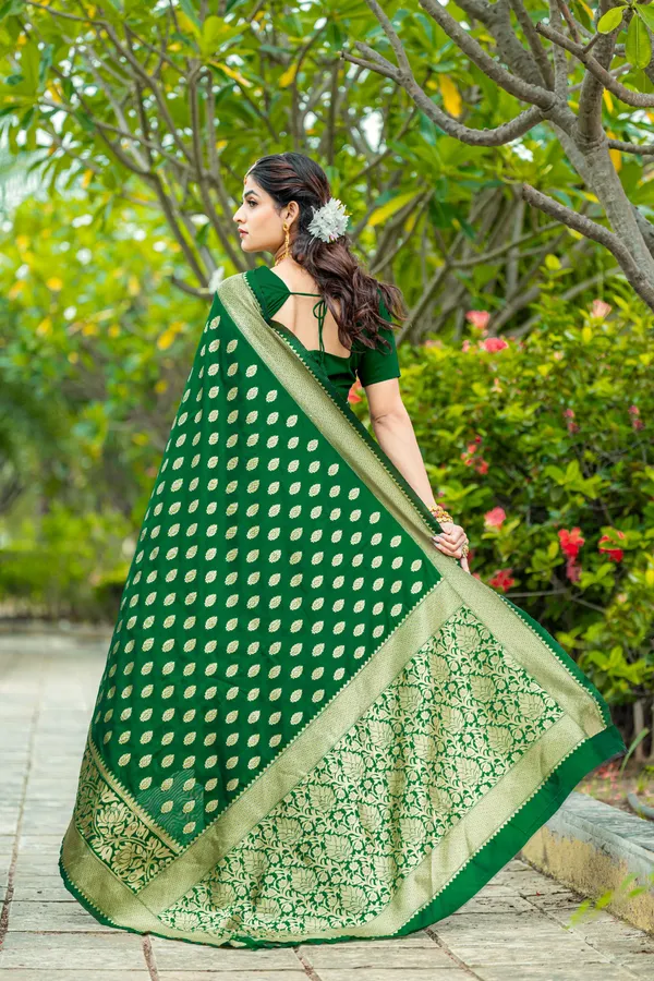 Leelavati_Woven_Self_Design_Kanjivaram_Pure_Silk_Jacquard_Saree_Green
