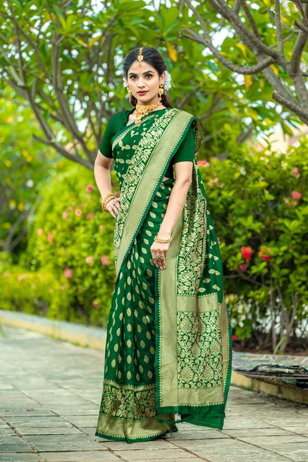 Leelavati_Woven_Self_Design_Kanjivaram_Pure_Silk_Jacquard_Saree_Green